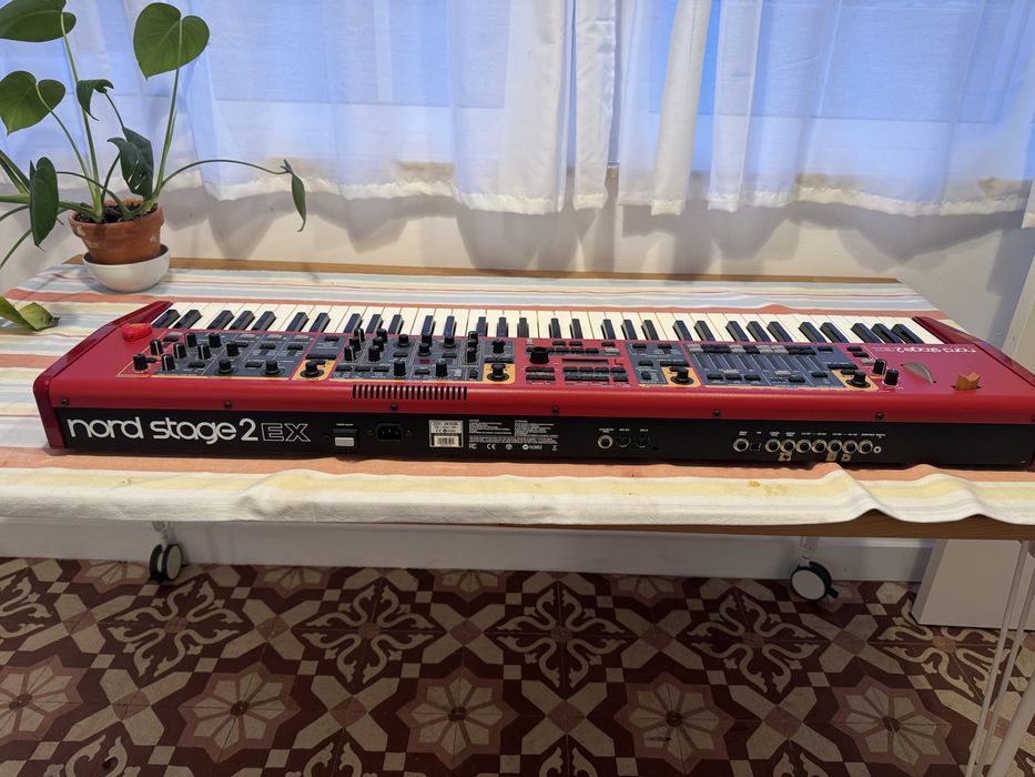Teclado Nord Stage2 - 76Ex