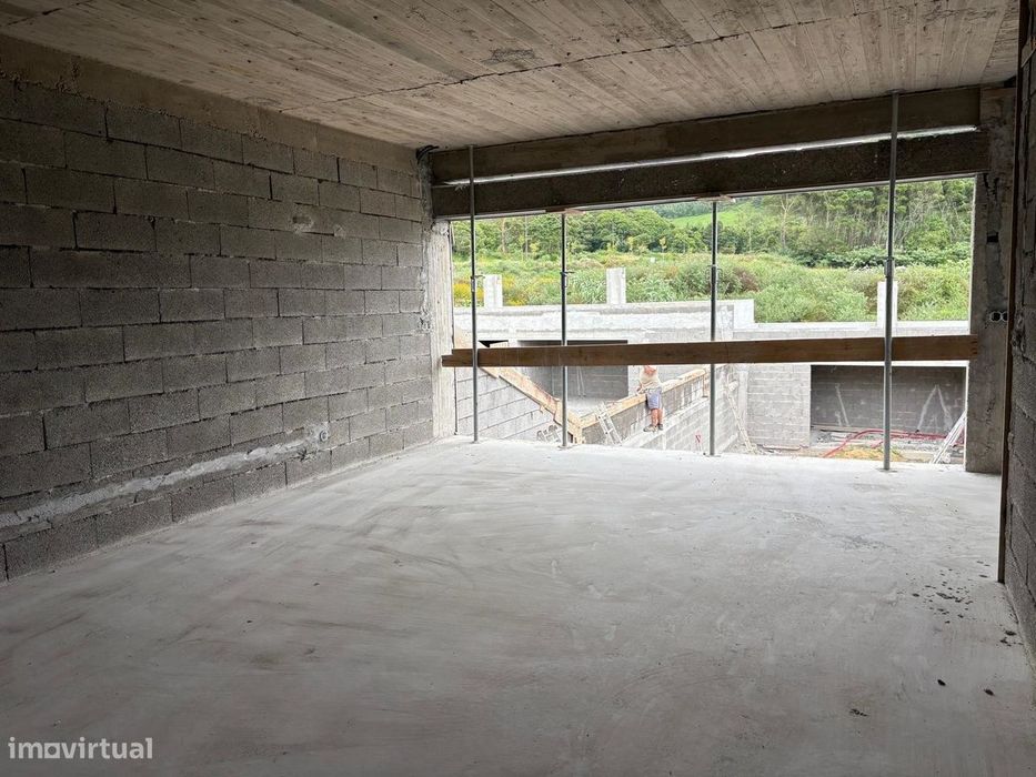 Apartamento T2 no Cabouco em construção " Chave na mão "