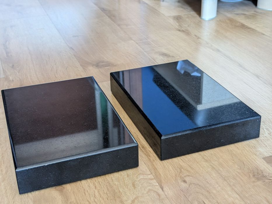 Podstawy pod kolumny głośnikowe czarny granit 30x20x5