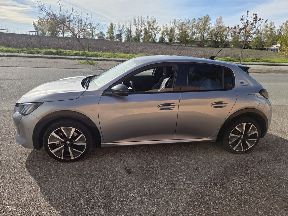 Pegueout E 208 GT