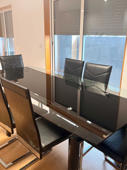 mesa de vidro temperado extensível+6 cadeiras de couro
