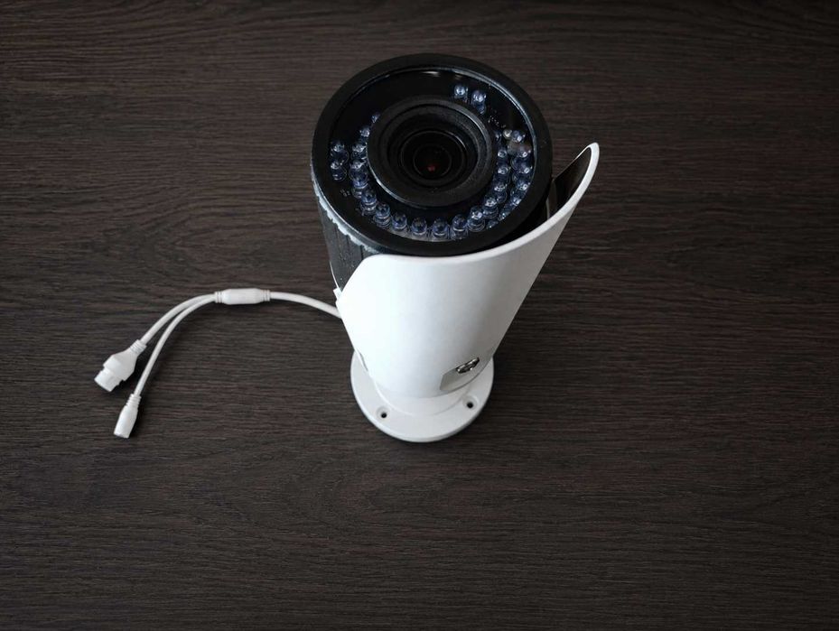 Вулична IP-камера Hikvision DS-2CD1631FWD-IZ (2.8-12мм)