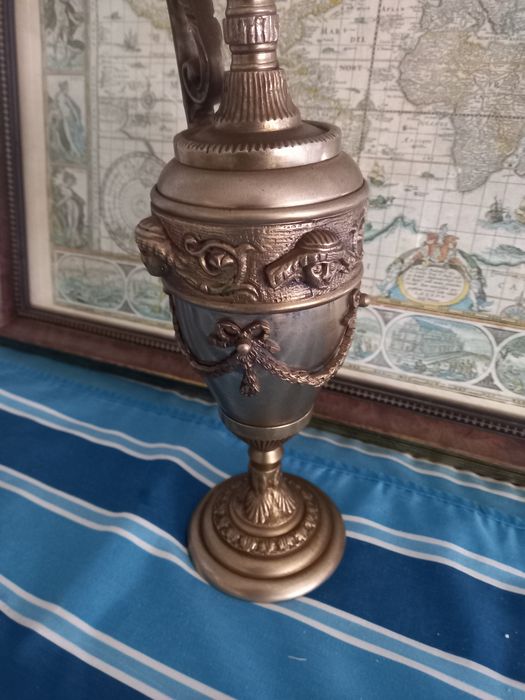 Ânfora Antiga de latão.