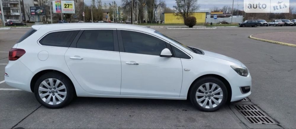 Opel Astra j 2013  1,7 Cosmo