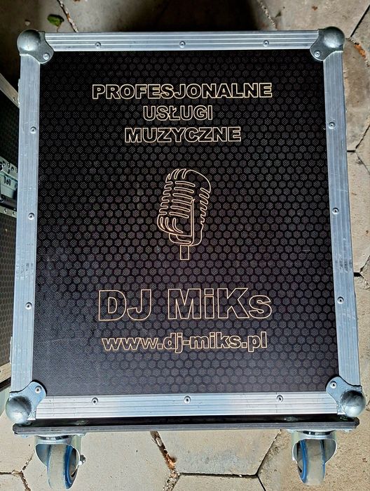 4 Głowice ADJ Focus Spot 2X + 2 casy na kołach