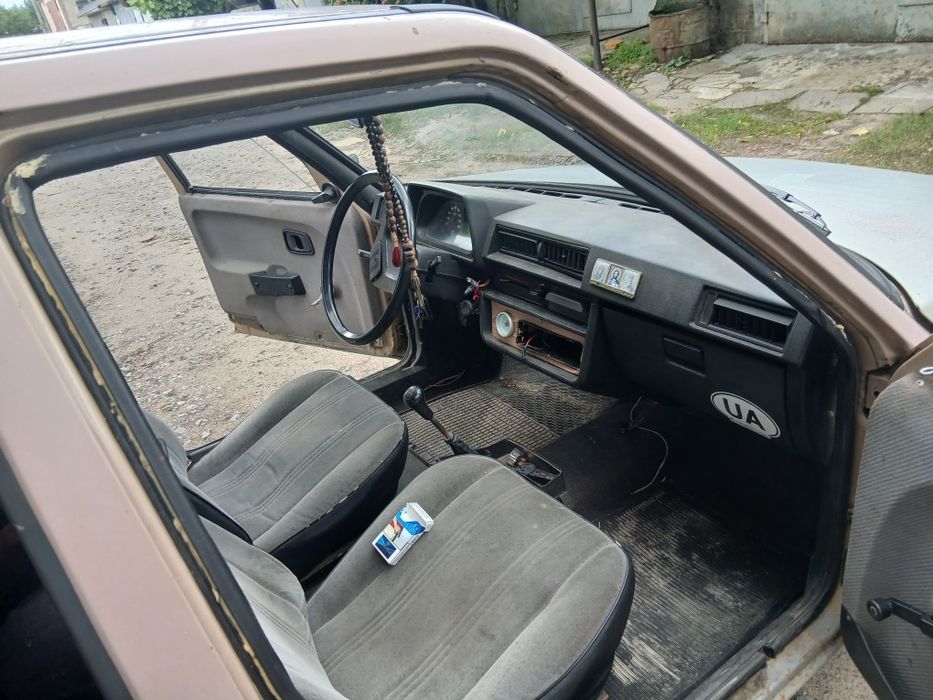 Продам Таврию  автомобиль