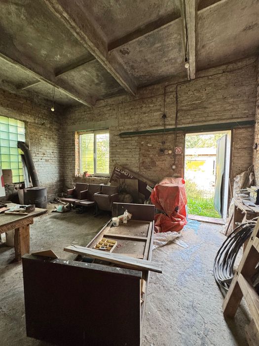 Ангари, цехи, промислові будівлі