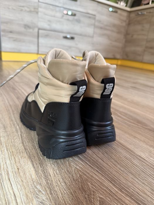Зимові чоботи, снігоходи UGG Yose Puffer Lace