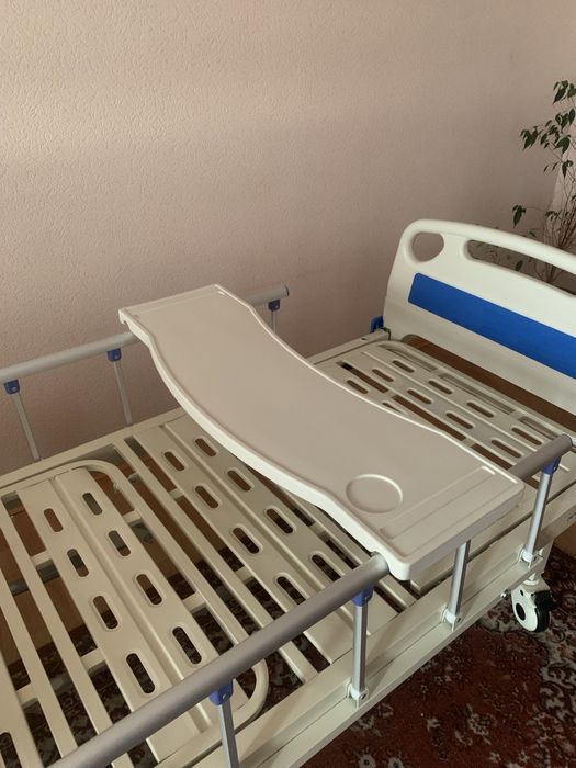 Ліжко медичне для лежачих