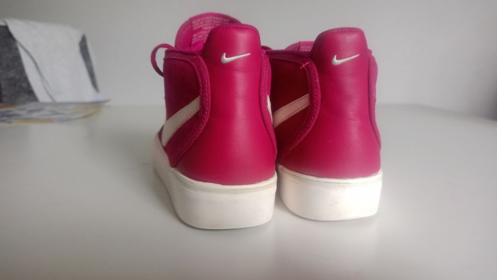 Sprzedam buty sportowe Nike rozmiar 36, 5 trampki  z wysoką  cholewką