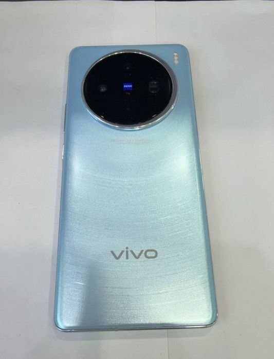 Vivo x100 256GB .
