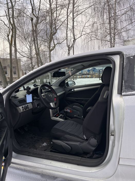 Opel Astra III GTC 1.4 COSMO 2008