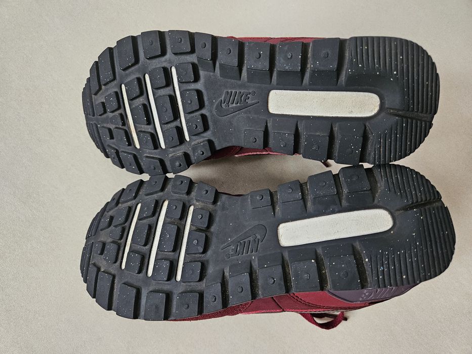 Buty sneakersy Nike Air, kolor bordowy, rozmiar 38,5cm