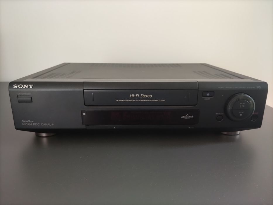 Leitor gravador de cassetes VHS da Sony, modelo SLV-E710