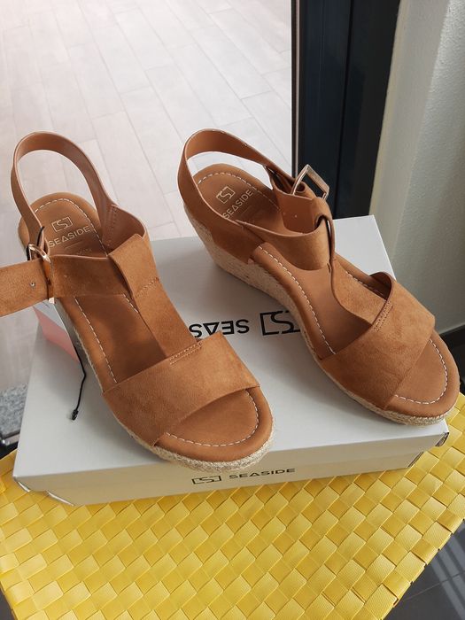 Sandálias mel com cunha corda novas da SEASIDE