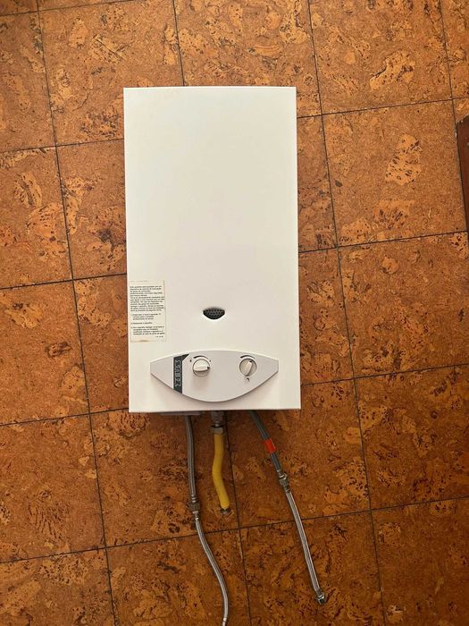URGENTE/Desocupar: Esquentador Zeus 11L (Gás Natural) – Modelo WRN11-KB23