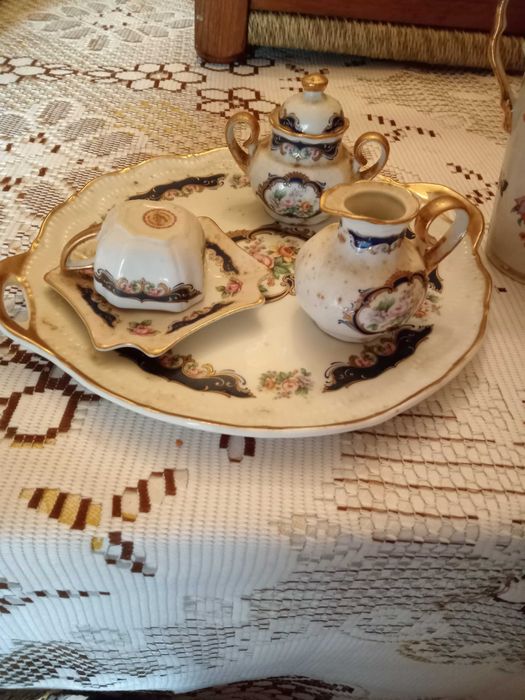 Conjunto de quatro peças de porcelana limoges antigas