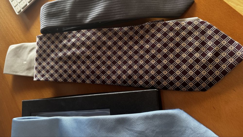 Gravata BOSS variadas