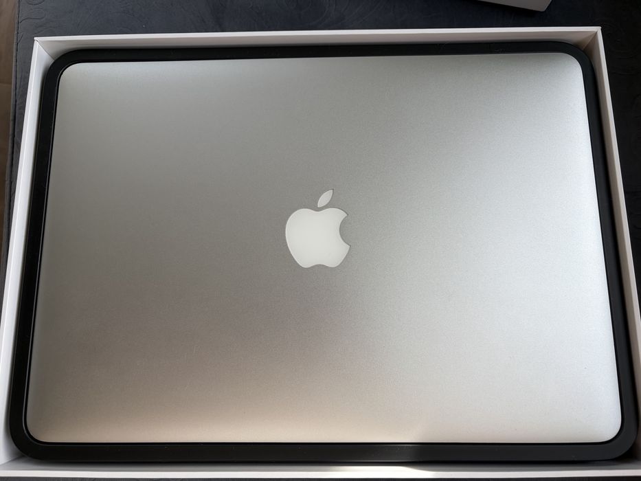 MacBook Air 13 model A1466 stan bardzo dobry NOWA BATERIA