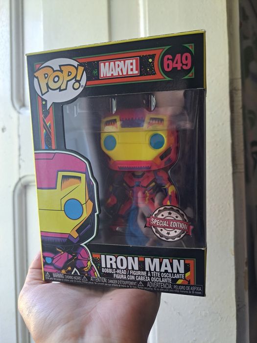 Funko pop 649 Iron Man special edition