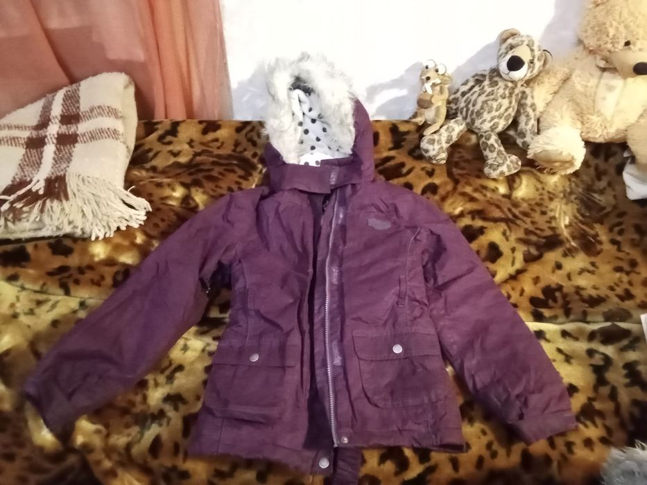 Курточка тепленька з поясом