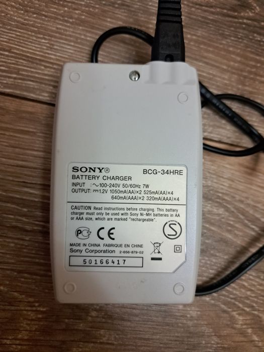 Зарядний пристрій Sony BCG-34HRE