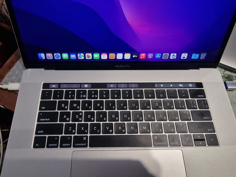 Macbook Pro 15" a1707 i7\16\512, Дві відеокарти MacOS і Windows