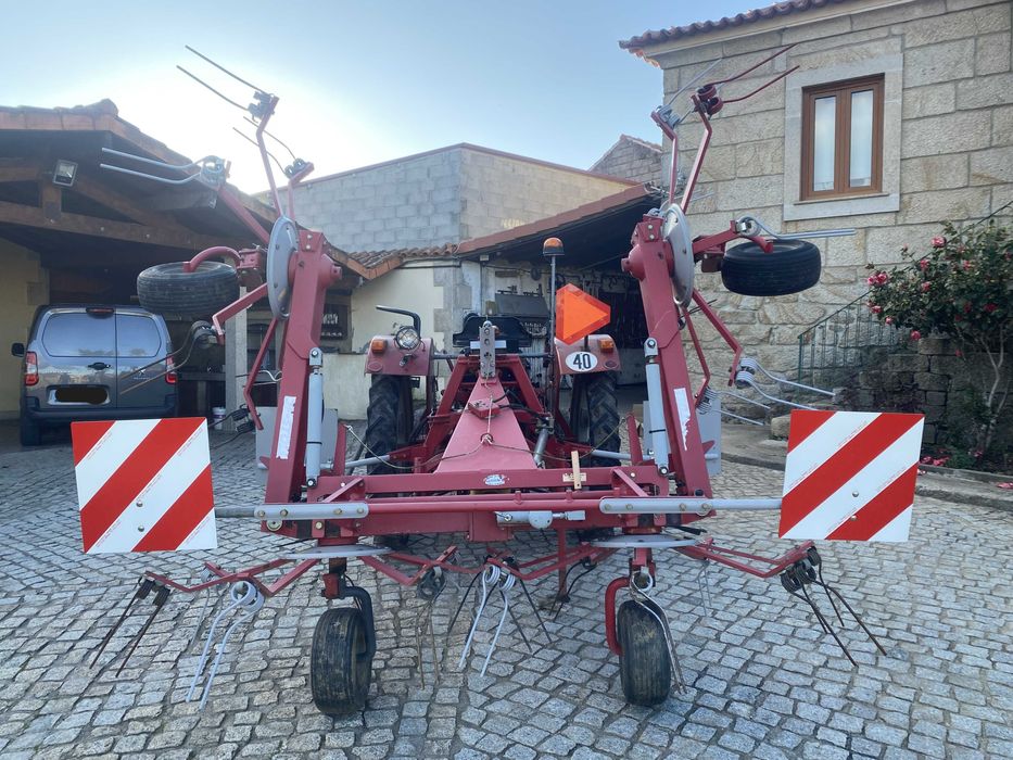 Virador de feno STOLL Z 585 PRO