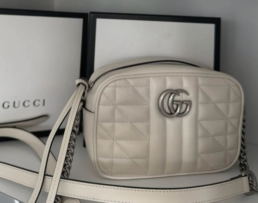 Kremowa torebka Gucci Marmont