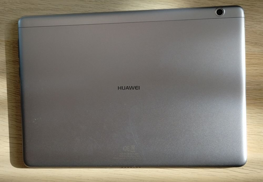 Huawei Mediapad T3 10 + etui