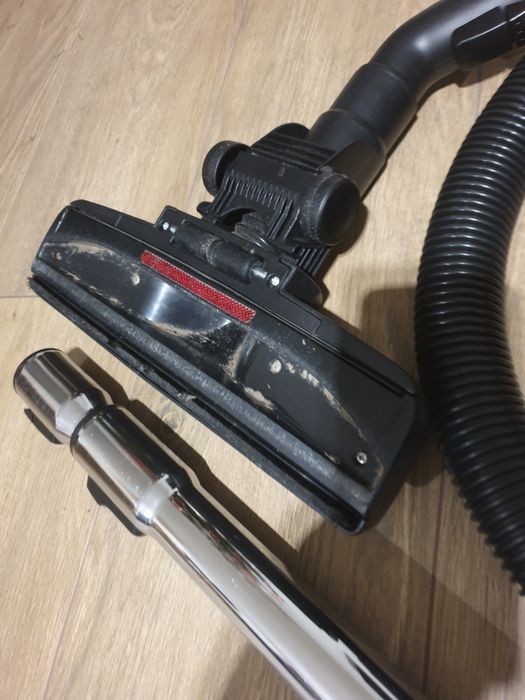 Odkurzacz bezworkowy AmazonBasics 16H-71EU4 2,5 l 700 W