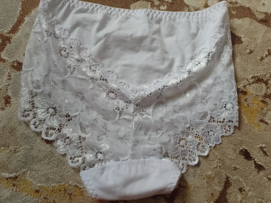 Bawełniane majtki z koronką