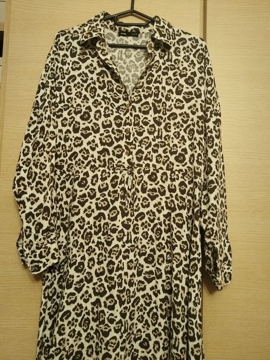 Sukienka w panterkę wiskoza