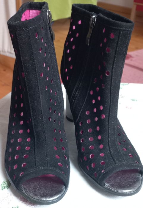 Czarne Botki KARINO 1523/126-P. Na obcasie Skóra naturalna stan bdb.