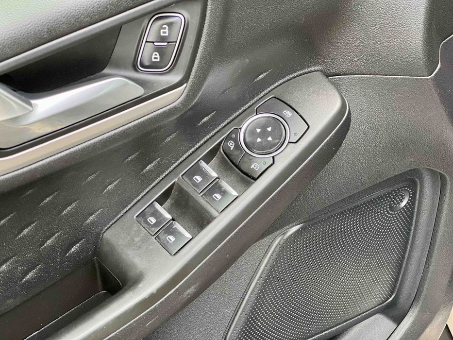 Продам Ford Escape