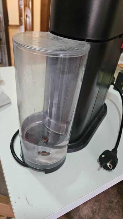 Máquina de Café (Cápsula Vertuo)
