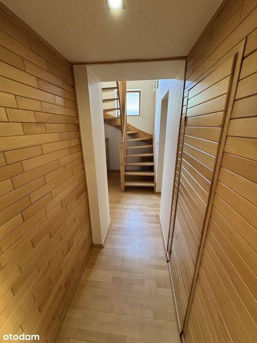 Dom (140 + 80 m²), dwa niezależne lokale, gotowe do zamieszkania.
