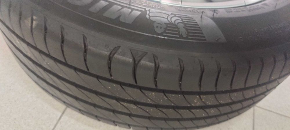 Pneu Michelin total performance e-primacy 205/55R 16