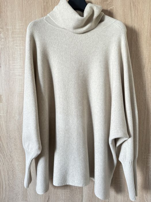 Sweter damski kremowy Duży
