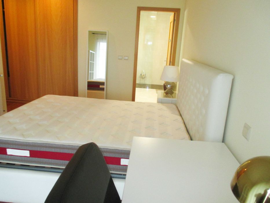 Alugo suite com WC privado ate 30 Junho 2026