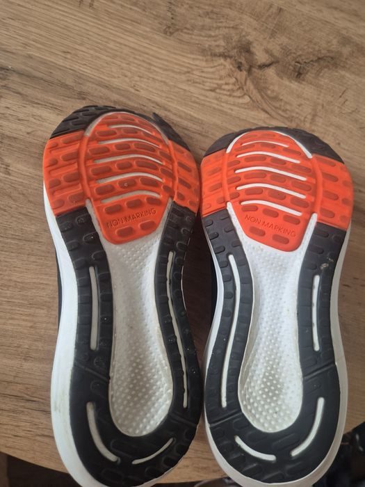 Buty Adidas na hale 35