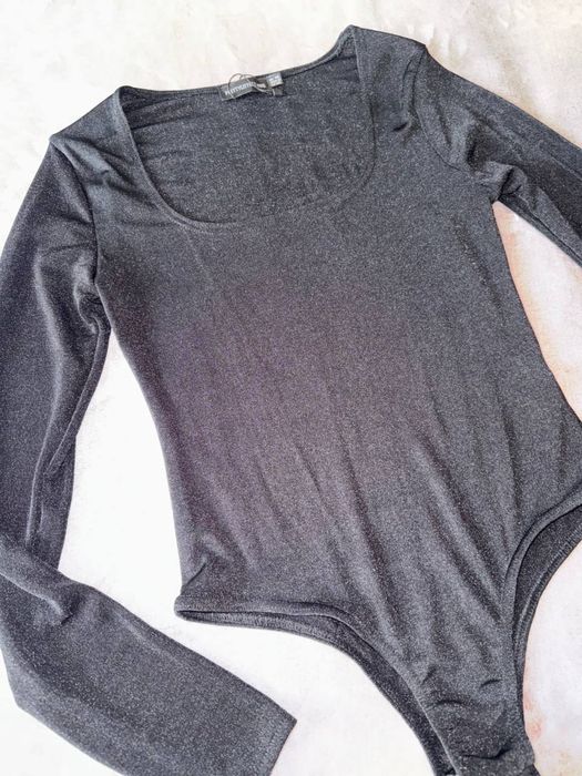 Боди PLT prettylittlething черный лонгслив кофта с декольте