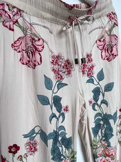 Spodnie na lato w kwiaty XS