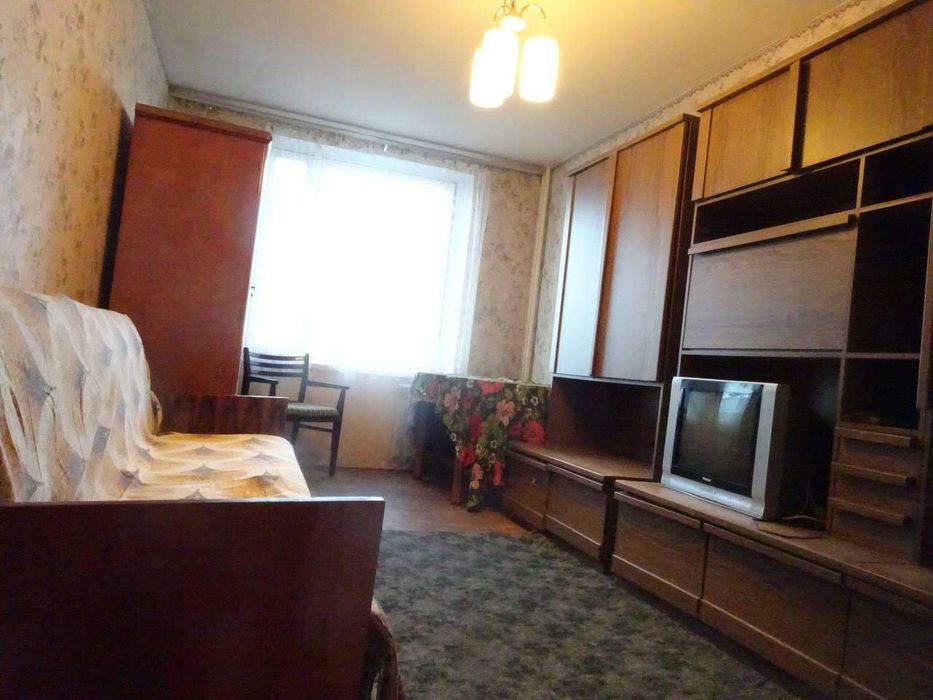 Здається кімната м.Дружби Народів 2хв пішки.