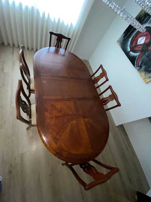Mesa de sala extensível em Madeira Cerejeira + 6 cadeiras