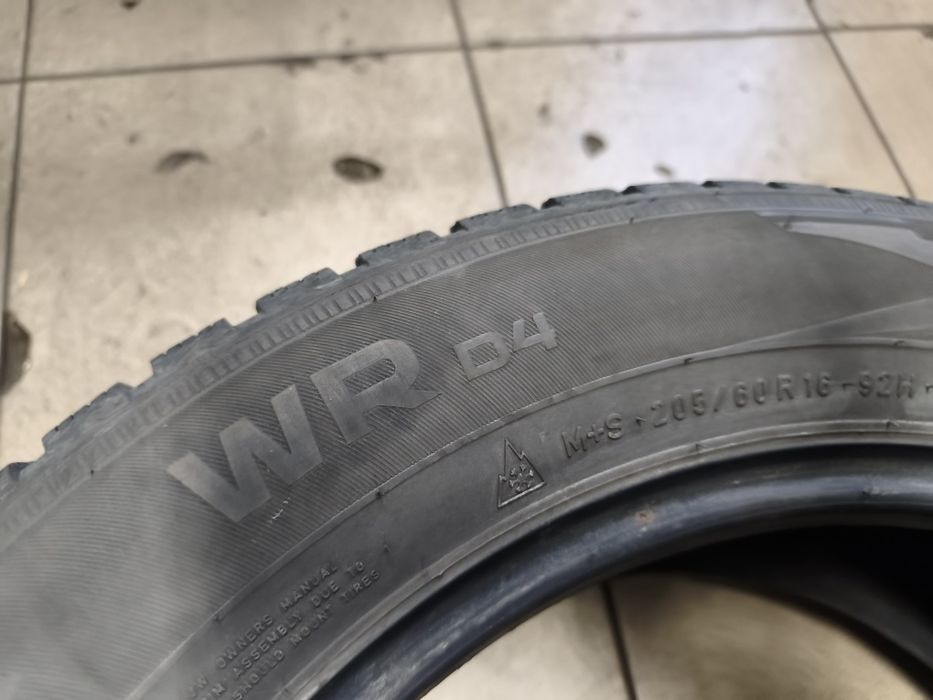 205/60/16  Nokian wrd4 zima 4 szt