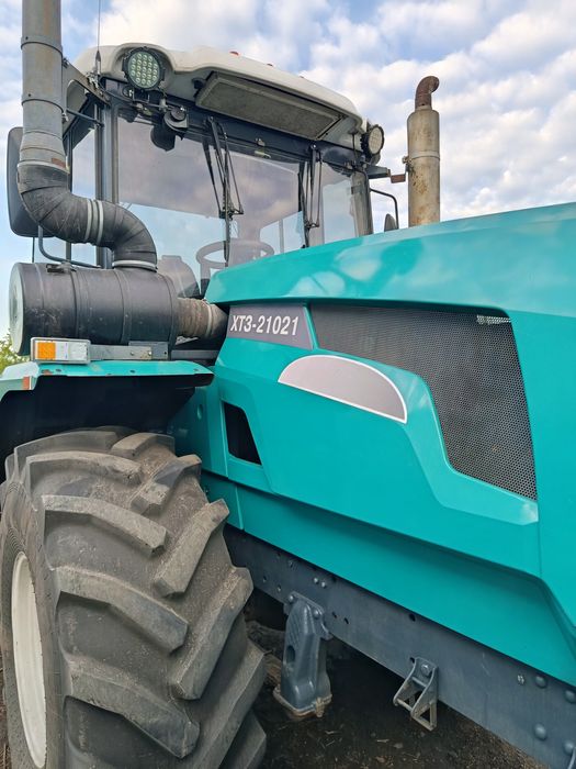 Трактор ХТЗ сільхозтехніка авто