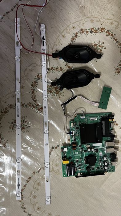 Placa principal, barra LED e colunas