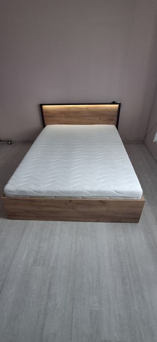 Łóżko podświetlane