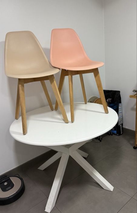 Vendo mesa rendonda + cadeiras